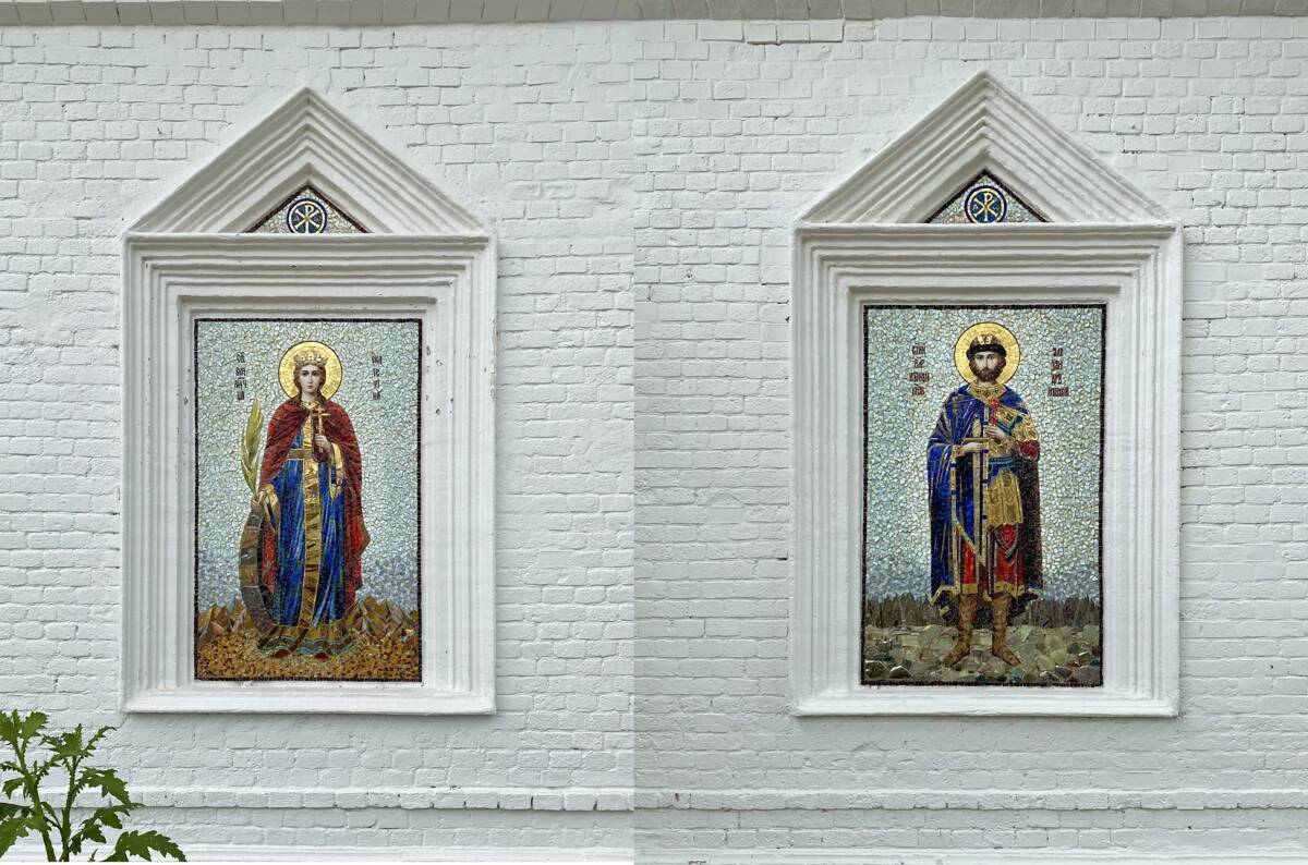 Церковь Николая Чудотворца, Панковичи (Дубенский район, Тульская область). дополнительная информация, Современные мозаичные иконы при входе