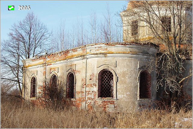 Клины. Церковь Покрова Пресвятой Богородицы. архитектурные детали, Южный придел функционален и строг