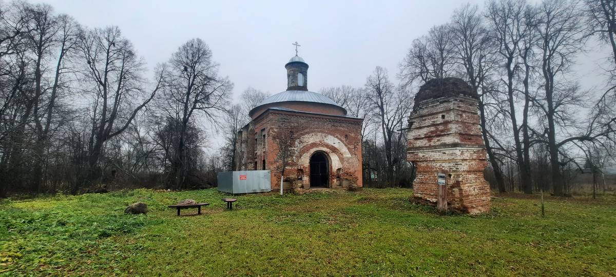 Церковь Николая Чудотворца, Скоморохово (Киржачский район, Владимирская область). общий вид в ландшафте