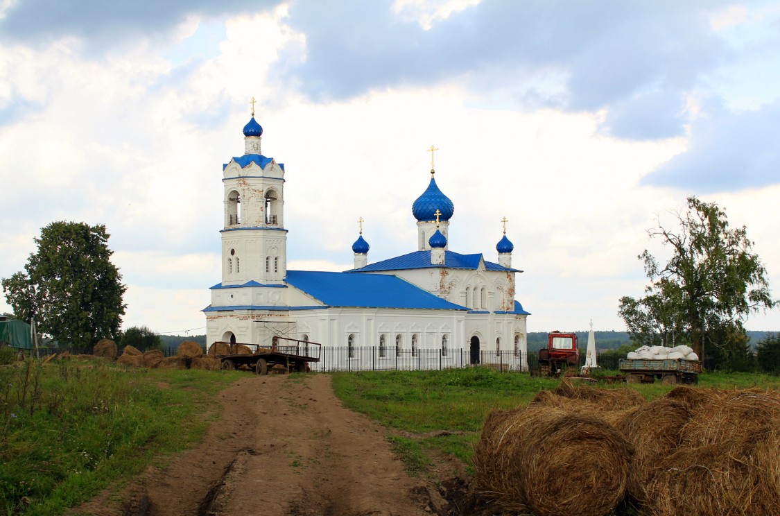 Большелучинское. Церковь Рождества Пресвятой Богородицы. фасады