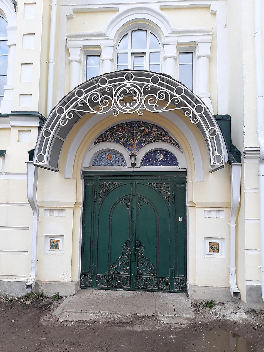 архитектурные детали. Церковь Владимира равноапостольного при Доме трудолюбия, Калуга (Калуга, город, Калужская область)