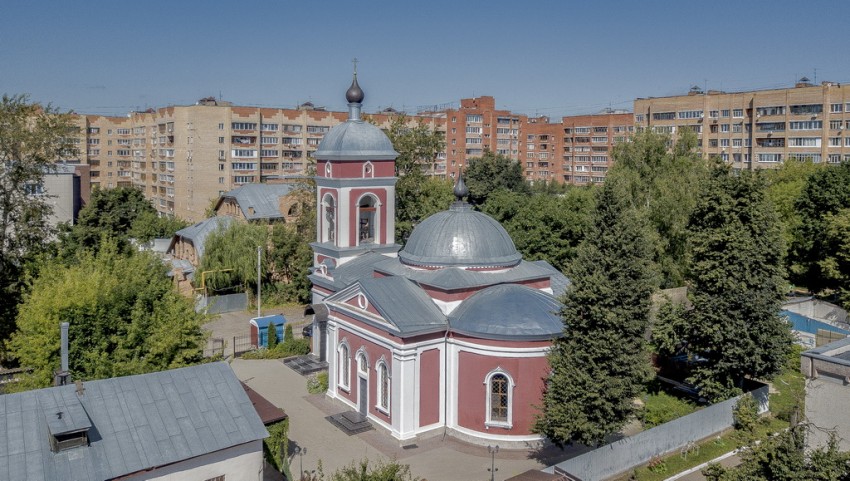 Калуга. Церковь Михаила Архангела при бывшей Малютинской богадельне. фасады
