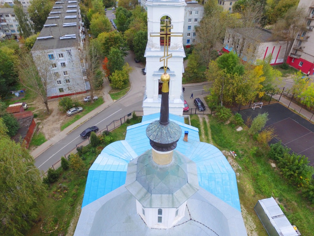 Церковь Рождества Христова на Кожевниках, Калуга (Калуга, город, Калужская область). архитектурные детали, Завершение основного объема храма, фото с квадрокоптера