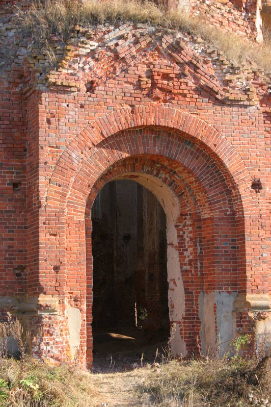 Церковь Покрова Пресвятой Богородицы, Космачево (Людиновский район, Калужская область). архитектурные детали