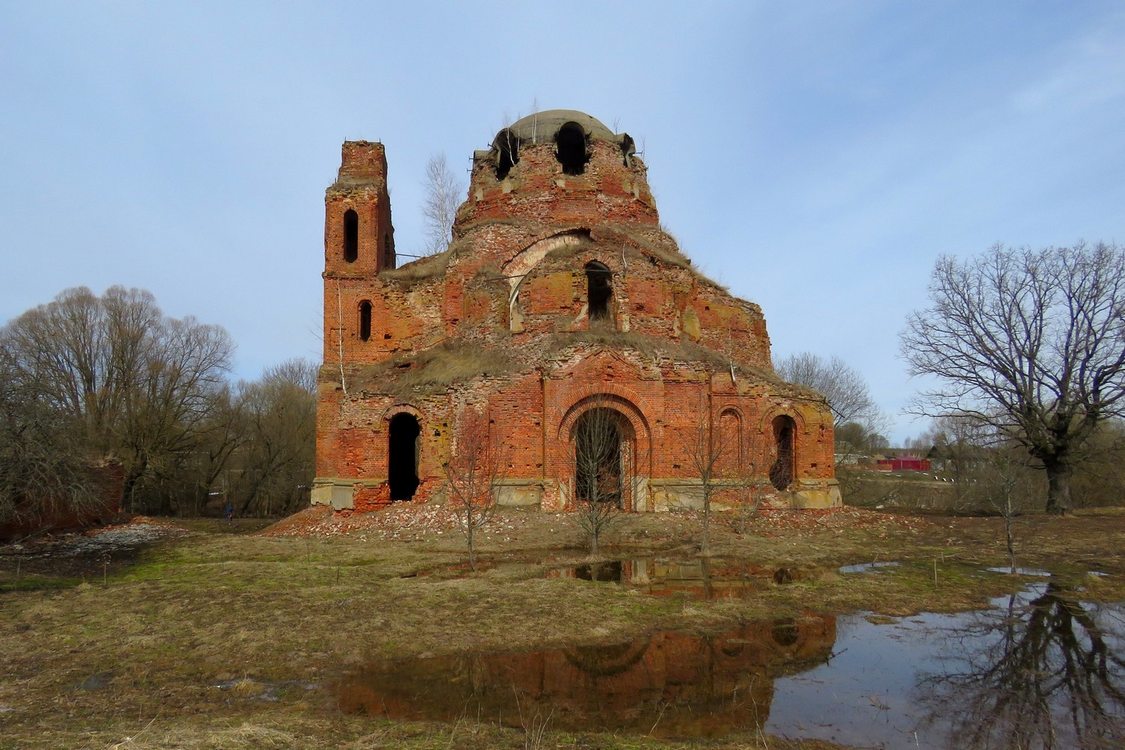 Церковь Покрова Пресвятой Богородицы, Космачево (Людиновский район, Калужская область). фасады