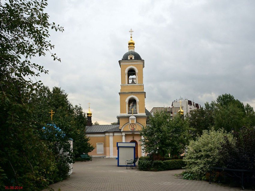 Одинцово. Церковь Гребневской иконы Божией Матери. общий вид в ландшафте
