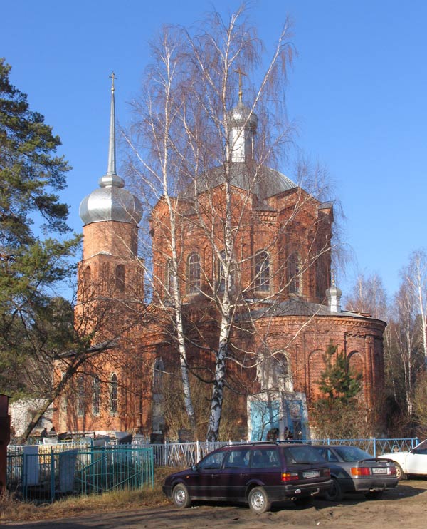 Людиново. Церковь Сергия Радонежского. фасады