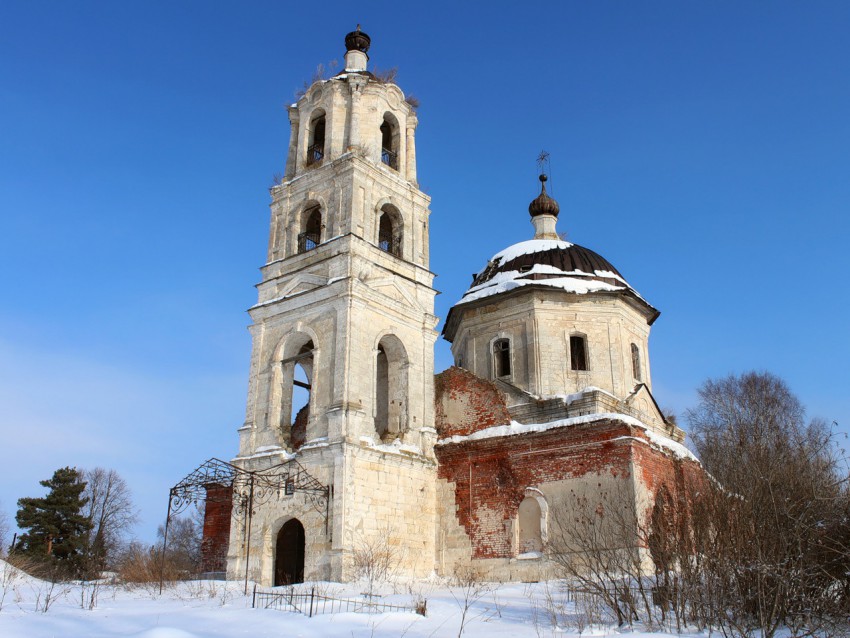 Церковь Преображения Господня, Холохольня (Старицкий район, Тверская область). фасады, Общий вид с северо-запада