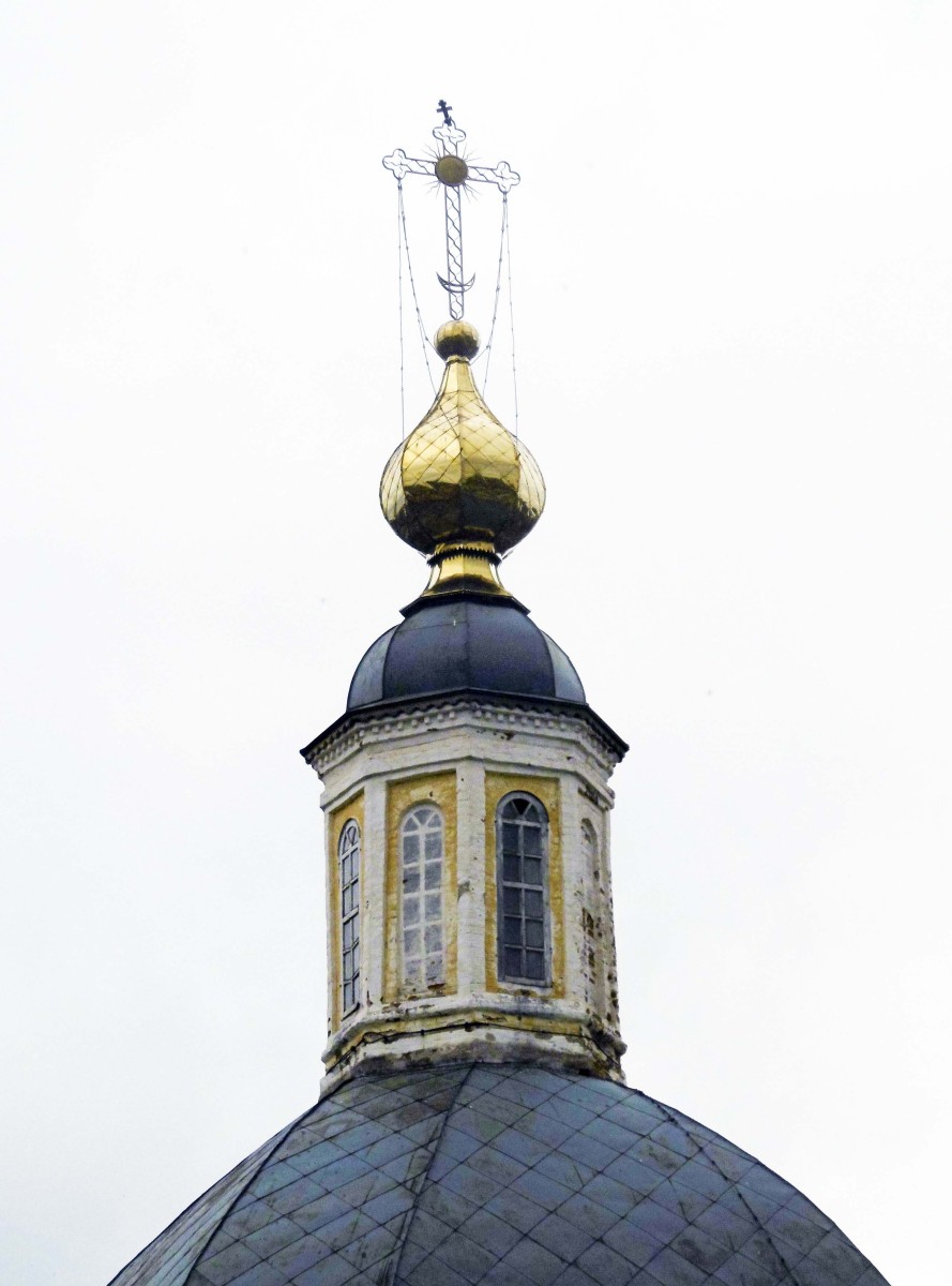 Церковь Троицы Живоначальной, Мостовое (Сарапульский район и г. Сарапул, Республика Удмуртия). архитектурные детали, Завершение основного объема церкви
