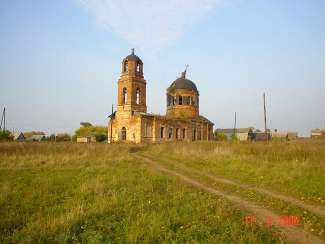 Церковь Покрова Пресвятой Богородицы, Выезд (Сарапульский район и г. Сарапул, Республика Удмуртия). общий вид в ландшафте