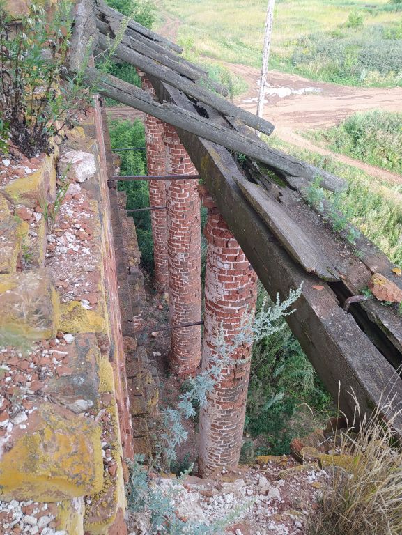 Церковь Покрова Пресвятой Богородицы, Выезд (Сарапульский район и г. Сарапул, Республика Удмуртия). архитектурные детали, колонны 