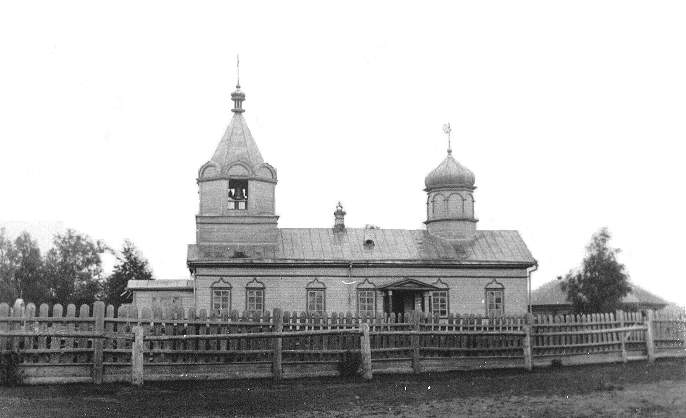 Июльское. Церковь Покрова Пресвятой Богородицы. архивная фотография, Деревянная Покровская церковь 1855-1857(1866)г., стоявшая в селе до постройки каменной. В 1910г. перевезена в д.Бахилы. Фото с сайта:http://tehne.com/assets/i/upload/library/ryzhkova-iulskoe-01.jpg