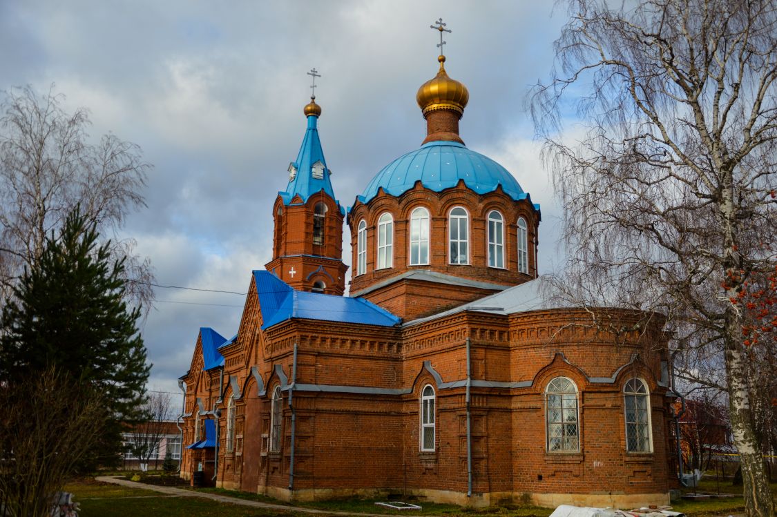 Июльское. Церковь Покрова Пресвятой Богородицы. фасады