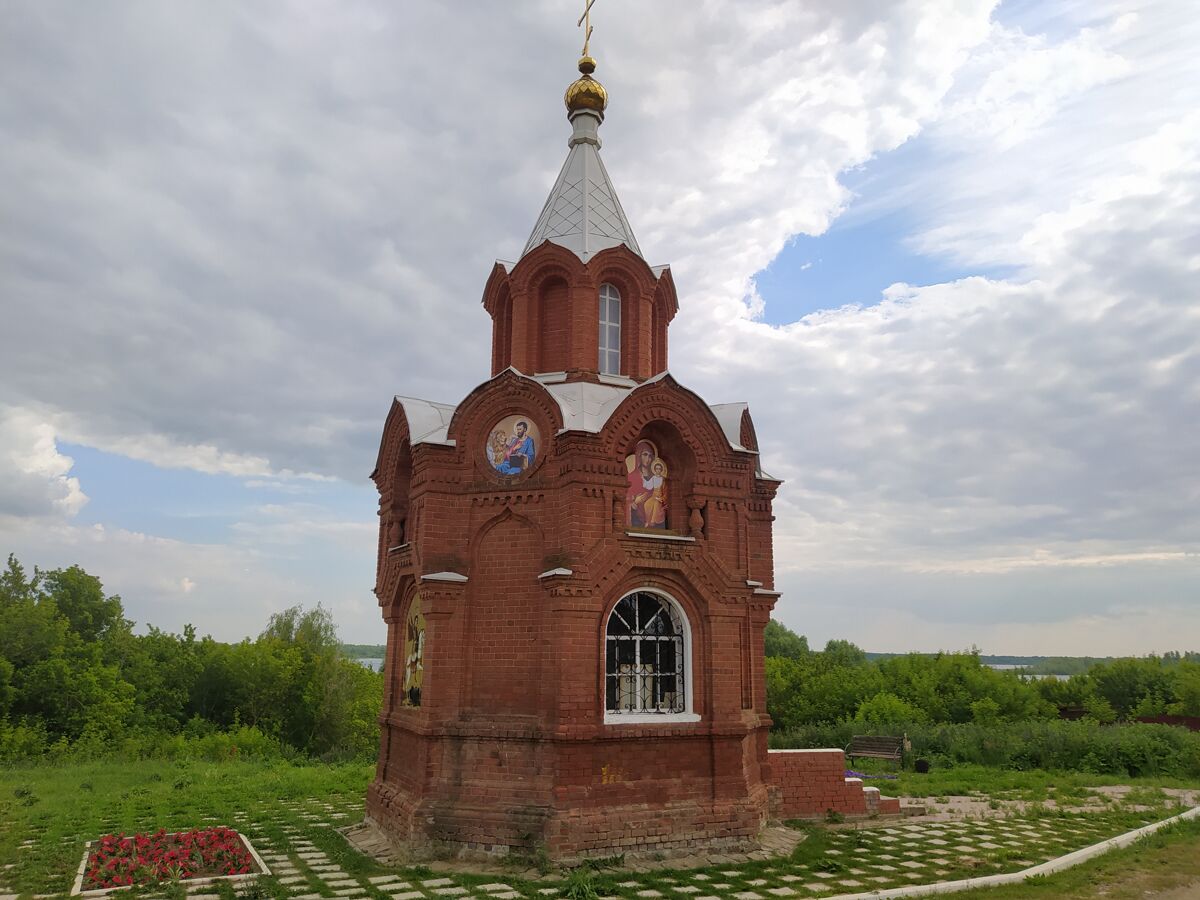Часовня Николая Чудотворца, Каракулино (Каракулинский район, Республика Удмуртия). общий вид в ландшафте