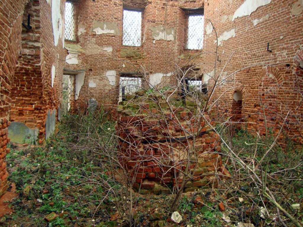 Церковь Богоявления Господня, Войново (Корсаковский район, Орловская область). интерьер и убранство, обвалившийся купол