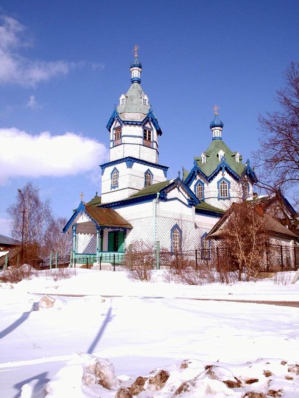 Удугучин. Церковь Александра Невского. общий вид в ландшафте