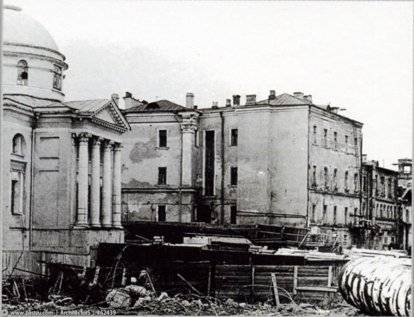 Церковь Варвары великомученицы на Варварке, Тверской (Центральный административный округ (ЦАО), г. Москва). архивная фотография, Фото с сайта pastvu.ru Фото 1957 г.Источник -Москомнаследие.