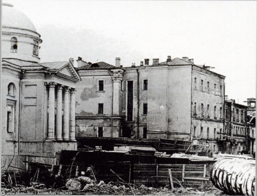 Тверской. Церковь Варвары великомученицы на Варварке. архивная фотография, Фото с сайта pastvu.ru Фото 1957 г.Источник -Москомнаследие.