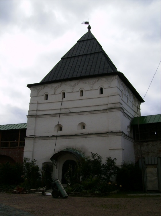 Новоспасский монастырь, Таганский (Центральный административный округ (ЦАО), г. Москва). дополнительная информация, Западная  башня