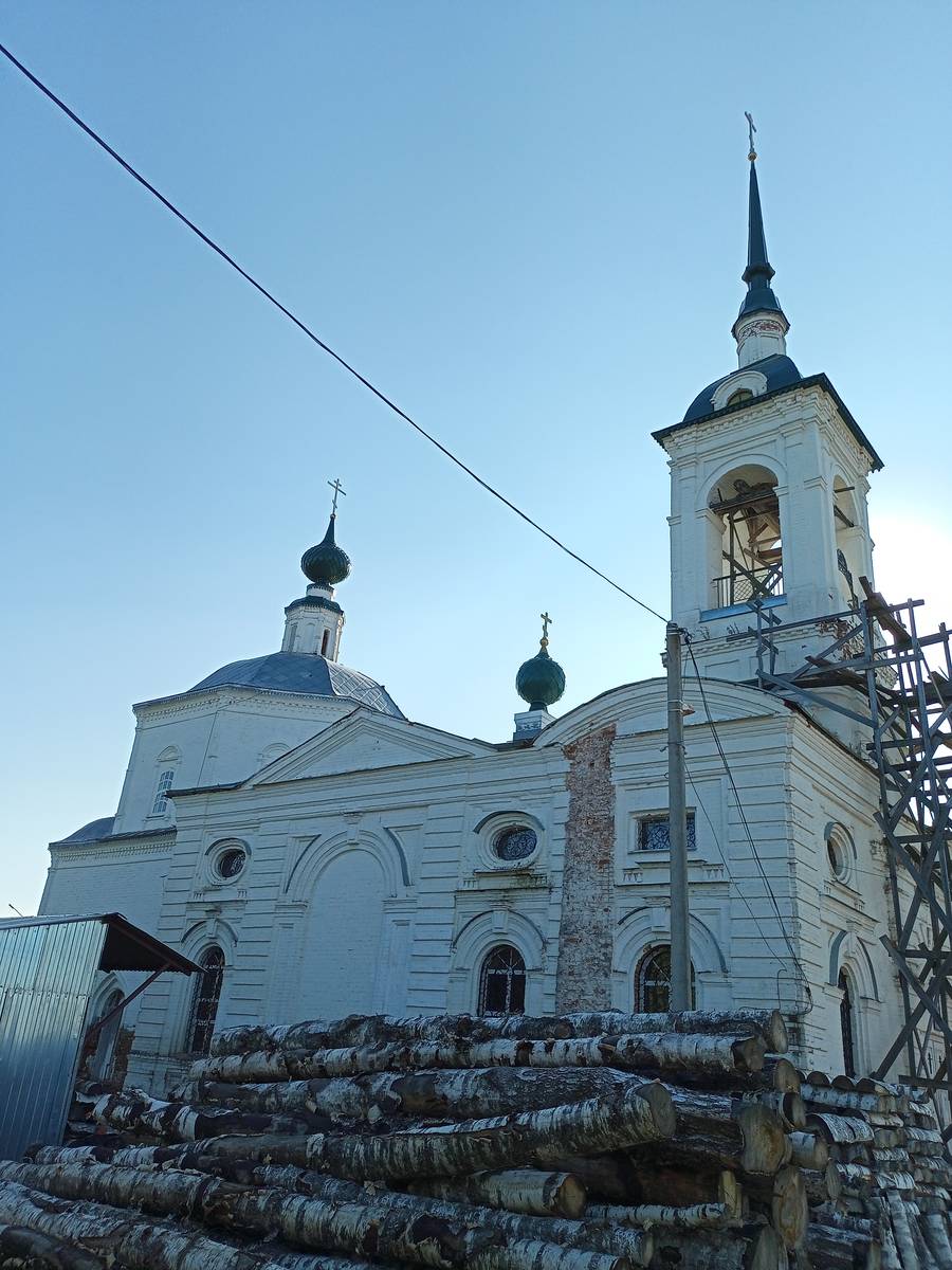 Церковь Василия Блаженного и Николая Чудотворца, Болотово (Судиславский район, Костромская область). архитектурные детали