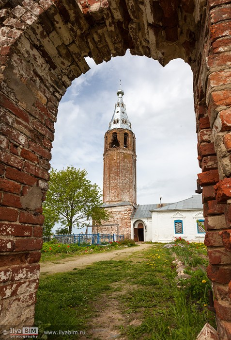 Церковь Иоанна Богослова, Дружба (Судиславский район, Костромская область). архитектурные детали