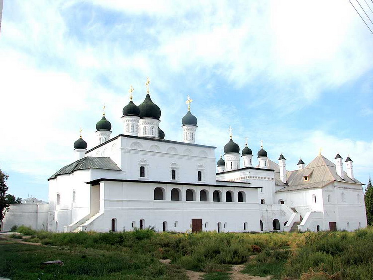 Астрахань. Кремль. Троицкий монастырь. фасады, Вид от Кремлёвской стены