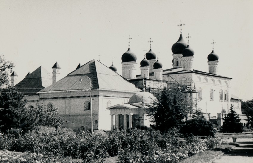 Астрахань. Кремль. Троицкий монастырь. фасады