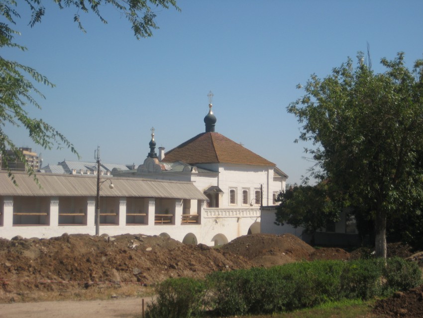 Кремль. Церковь Николая Чудотворца на Вратах, Астрахань (Астрахань, город, Астраханская область). общий вид в ландшафте