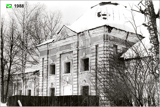 Церковь Андрея Первозванного, Андреевское (Петушинский район, Владимирская область). фасады, Южный фасад до реставрации. 1980-е гг.