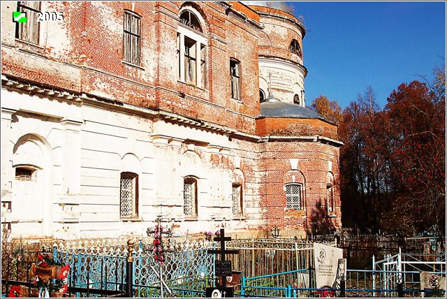 Церковь Воскресения Христова, Рощино (Петушинский район, Владимирская область). архитектурные детали, Фрагмент южного фасада
