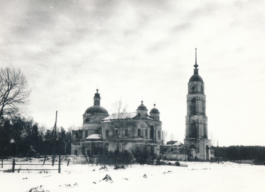 Рощино. Церковь Воскресения Христова. архивная фотография