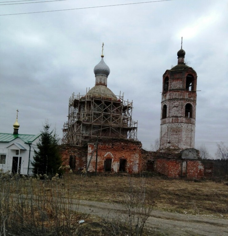 Церковь Успения Пресвятой Богородицы, Караваево (Петушинский район, Владимирская область). документальные фотографии