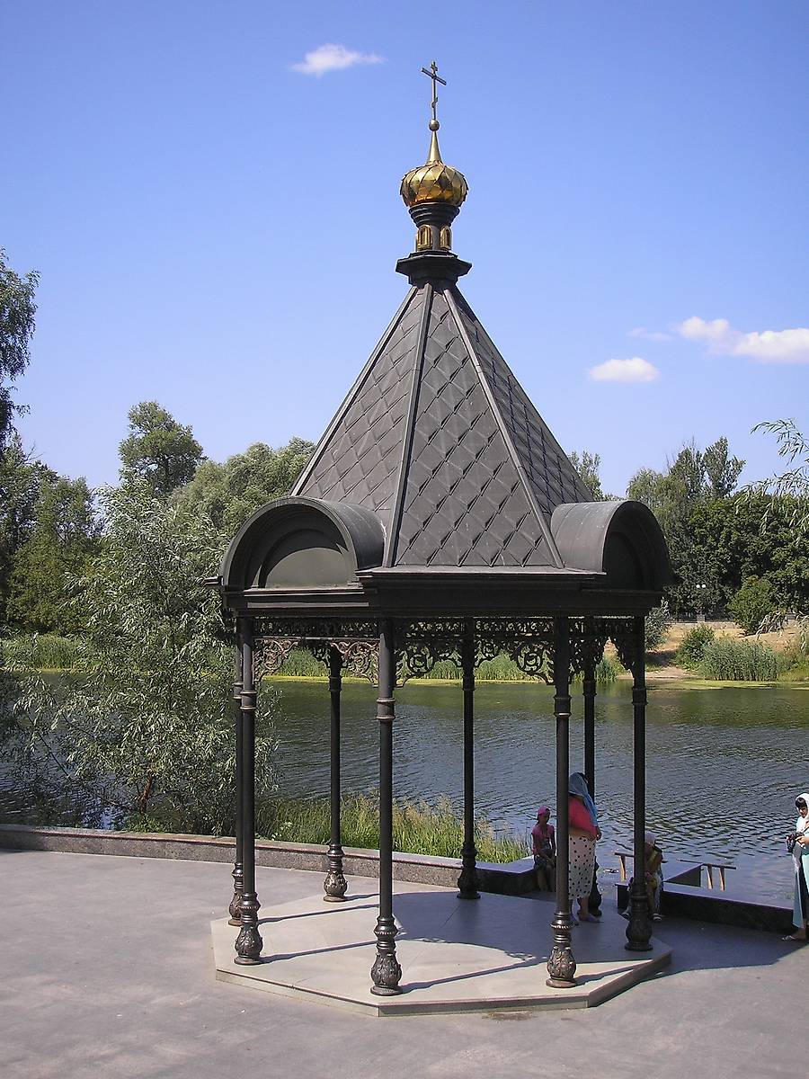 Сень на берегу Северского Донца., дополнительная информация. Успенская Святогорская лавра, Святогорск (Славянский район, Украина, Донецкая область)