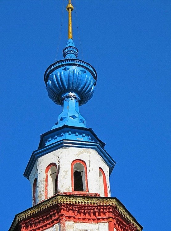 Церковь Корсунской иконы Божией Матери, Углич (Угличский район, Ярославская область). архитектурные детали, Верхний ярус звона и главка колокольни.