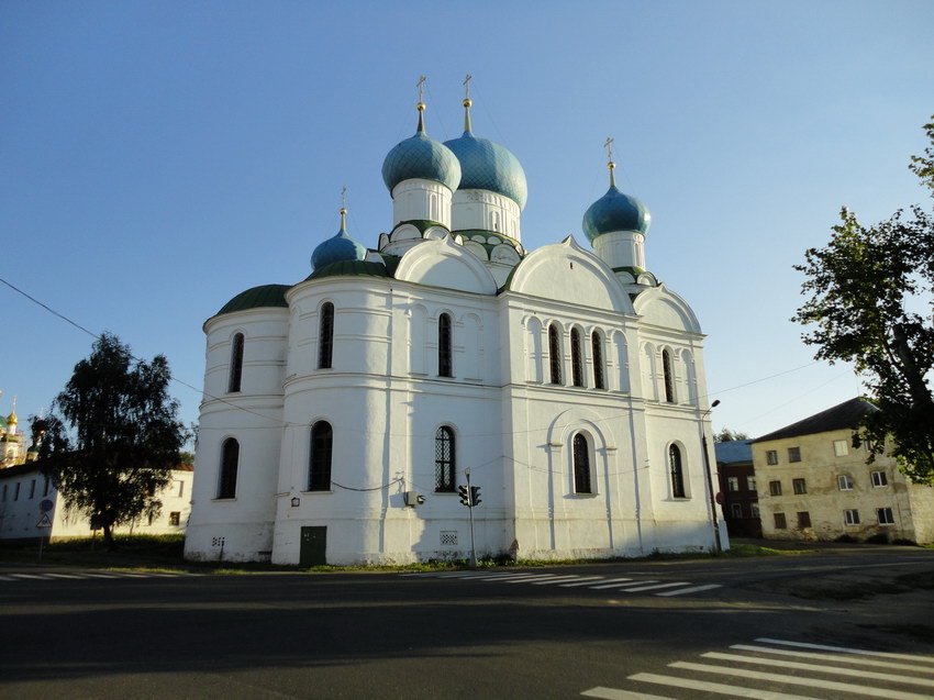 Углич богоявленский собор