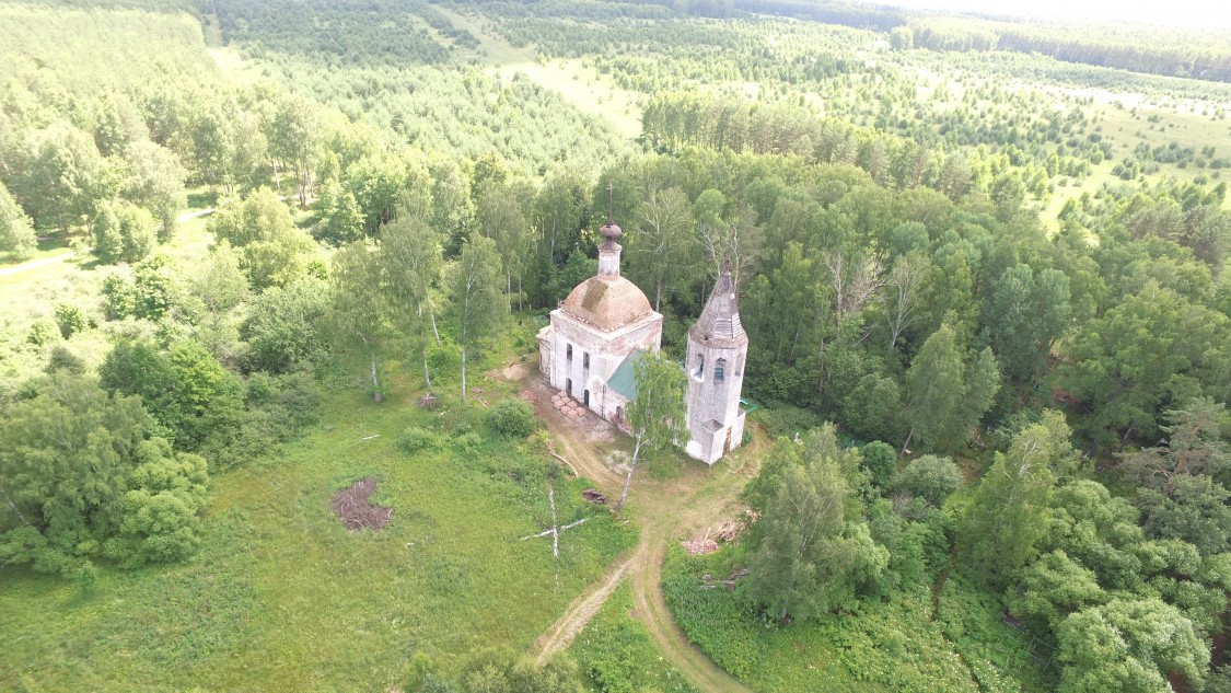 Церковь Николая Чудотворца, Алачино (Ковровский район и г. Ковров, Владимирская область). общий вид в ландшафте, Храм  восстанавливается с Божьей Помощью!
