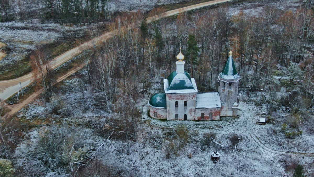 Алачино. Церковь Николая Чудотворца. общий вид в ландшафте