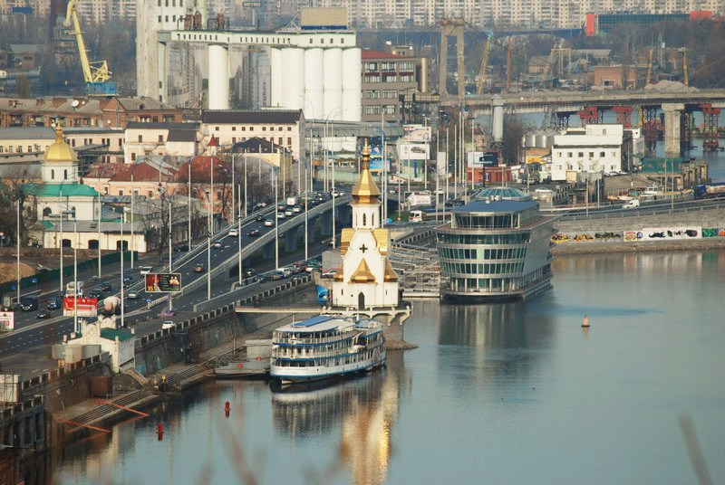 Киев. Церковь Николая Чудотворца (Николы на водах). общий вид в ландшафте