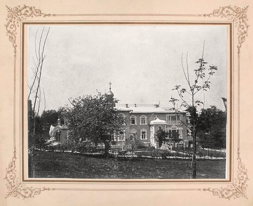 Покровский женский монастырь, Кудрявец (Шевченковский район, Украина, г. Киев). архивная фотография, Фото нач.ХХ в. Общий вид сада позади дома.  Альбом «Покровский Киевский женский Общежительный Монастырь» http://andcvet.narod.ru/pokrov/sam.html 