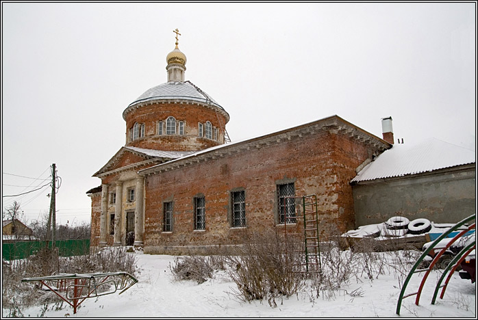 Кашира. Церковь Троицы Живоначальной. фасады