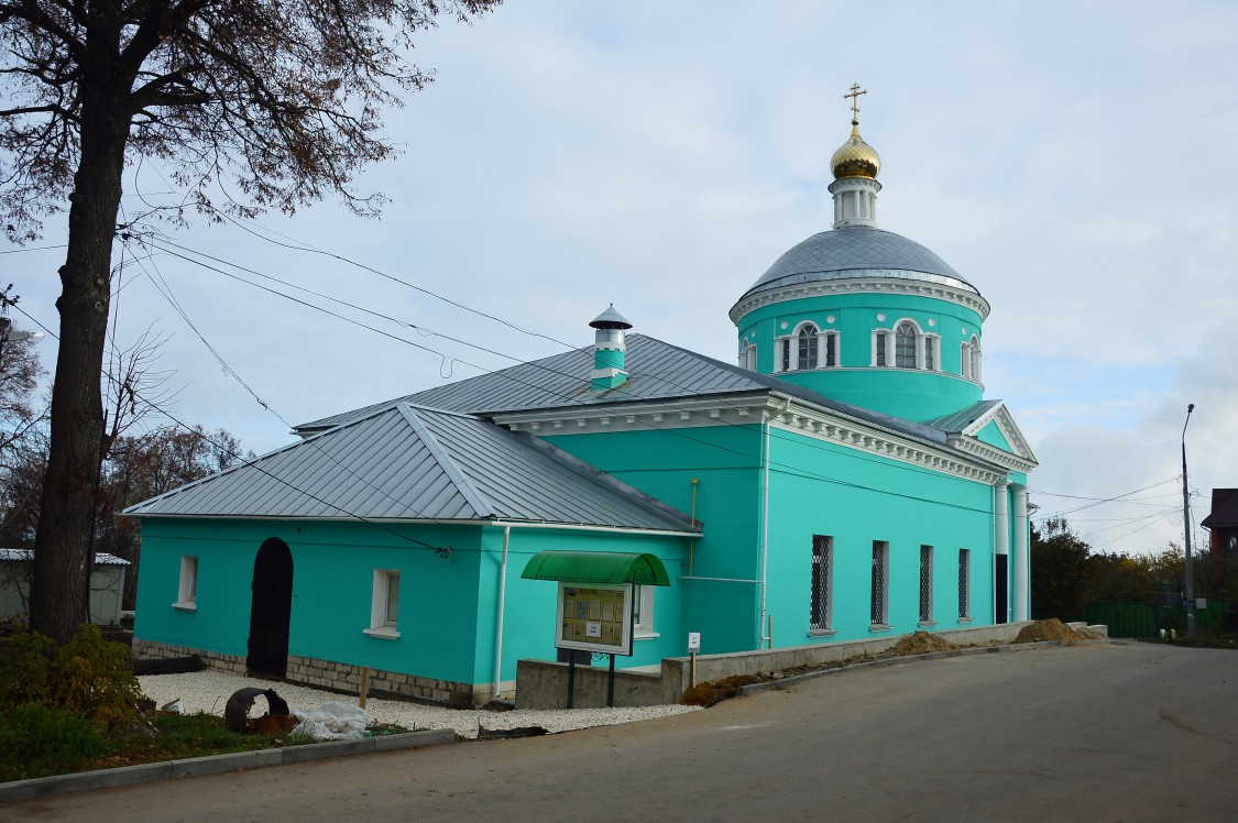 Кашира. Церковь Троицы Живоначальной. фасады