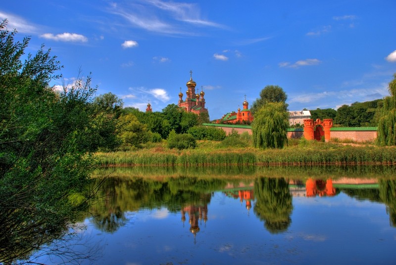 Покровская Голосеевская пустынь, Голосеев (Голосеевский район, Украина, г. Киев). общий вид в ландшафте