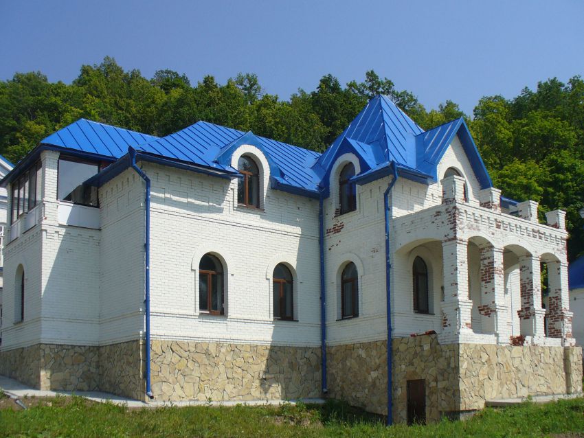 Макарьевская пустынь, Макарьевская пустынь (Верхнеуслонский район, Республика Татарстан). дополнительная информация, Братский корпус.