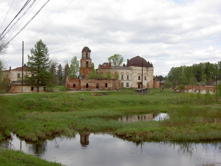 Могилёвка. Успенский Могилёвский монастырь. общий вид в ландшафте