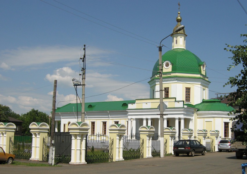 Сарапул. Церковь Покрова Пресвятой Богородицы. общий вид в ландшафте