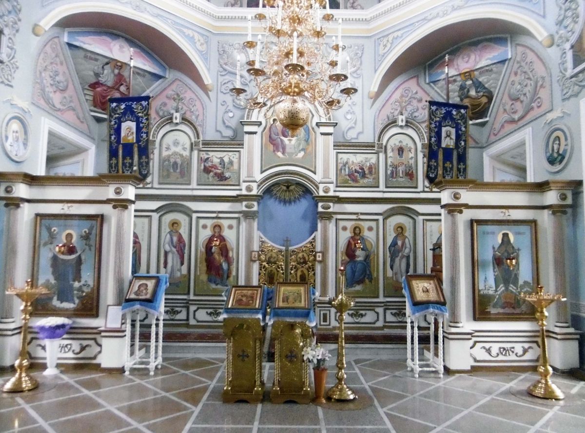 Церковь Покрова Пресвятой Богородицы, Сарапул (Сарапульский район и г. Сарапул, Республика Удмуртия). интерьер и убранство, Главный иконостас храма