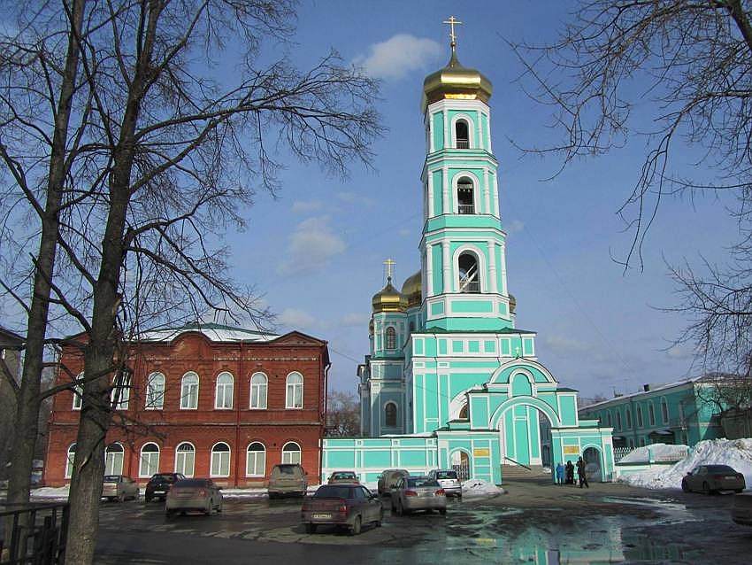 Пермь. Кафедральный собор Троицы Живоначальной на Слудской горе. фасады, вид с запада