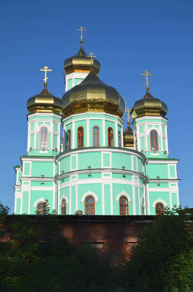 Кафедральный собор Троицы Живоначальной на Слудской горе, Пермь (Пермь, город, Пермский край). фасады