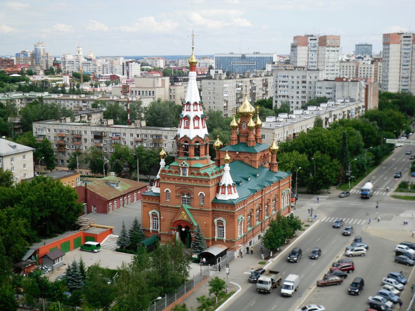 Пермь. Церковь Вознесения Господня. общий вид в ландшафте