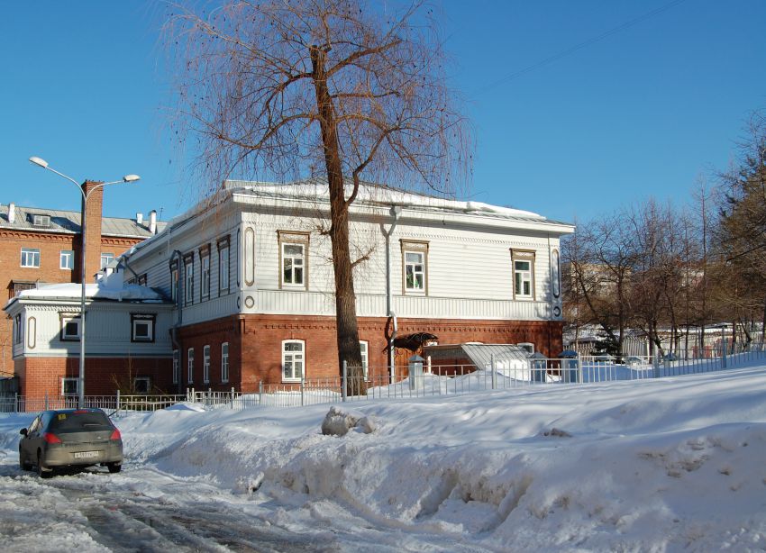 Пермь. Успенский женский монастырь. фасады, вид с северо- западной стороны на старый сестринский корпус
